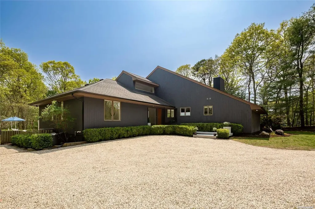 6 Joshuas Path East Hampton NY 11937