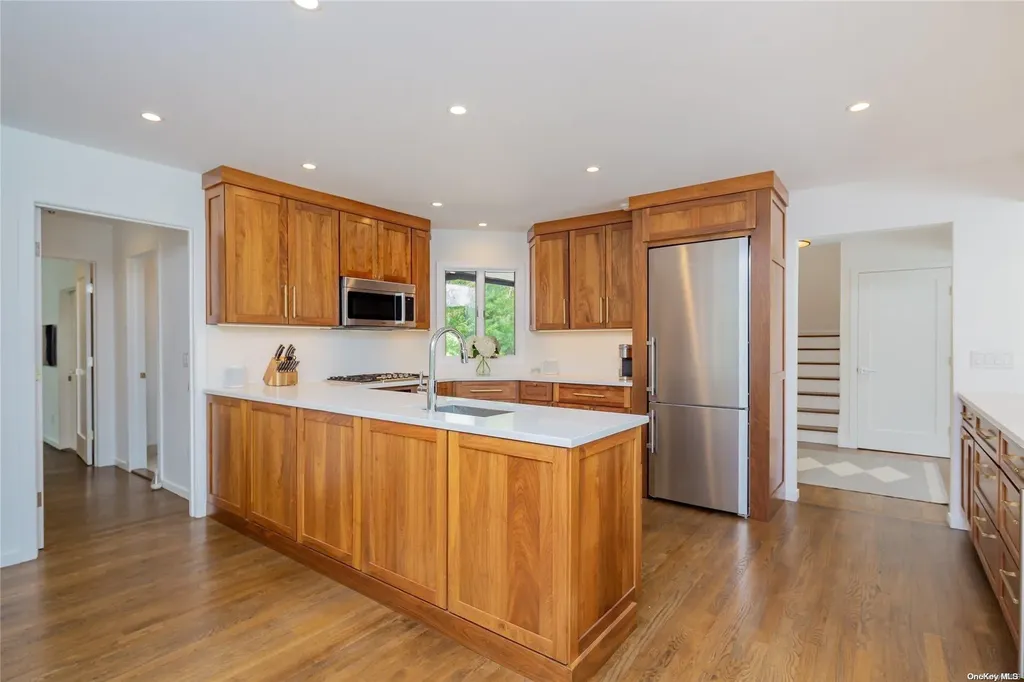 6 Joshuas Path East Hampton NY 11937