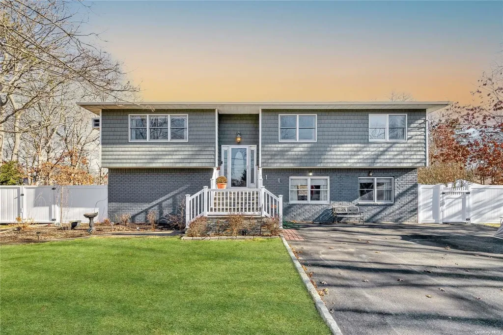 17 Terapin Street Mastic NY 11950
