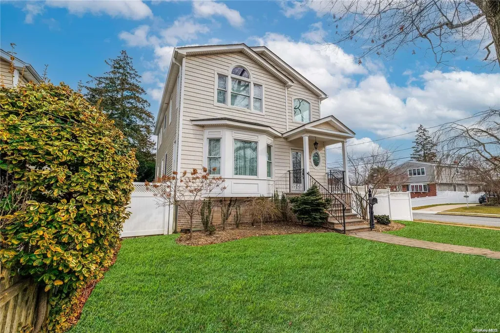 1821 Interlake Drive Wantagh NY 11793