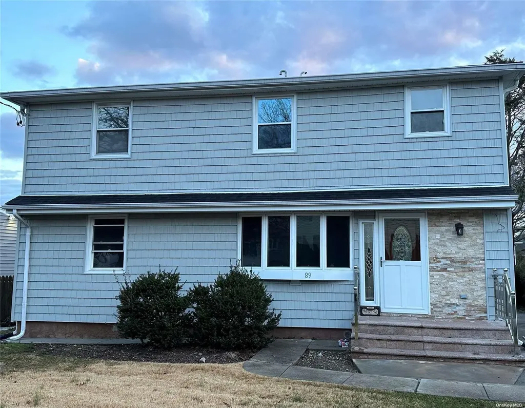 89 Wentworth Avenue Albertson NY 11507