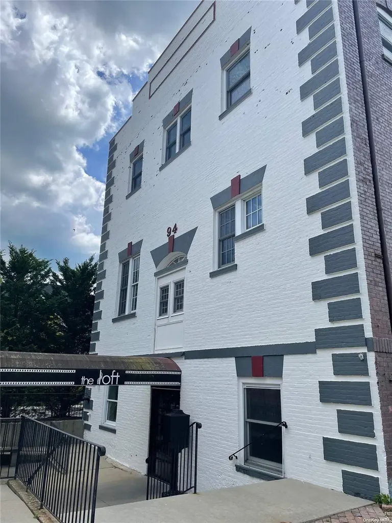 94 4th Avenue Bay Shore NY 11706