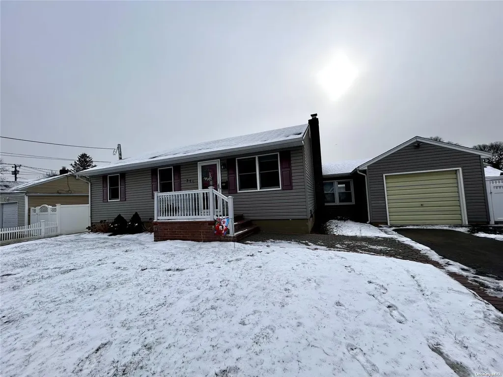 346 Aster Road West Islip NY 11795