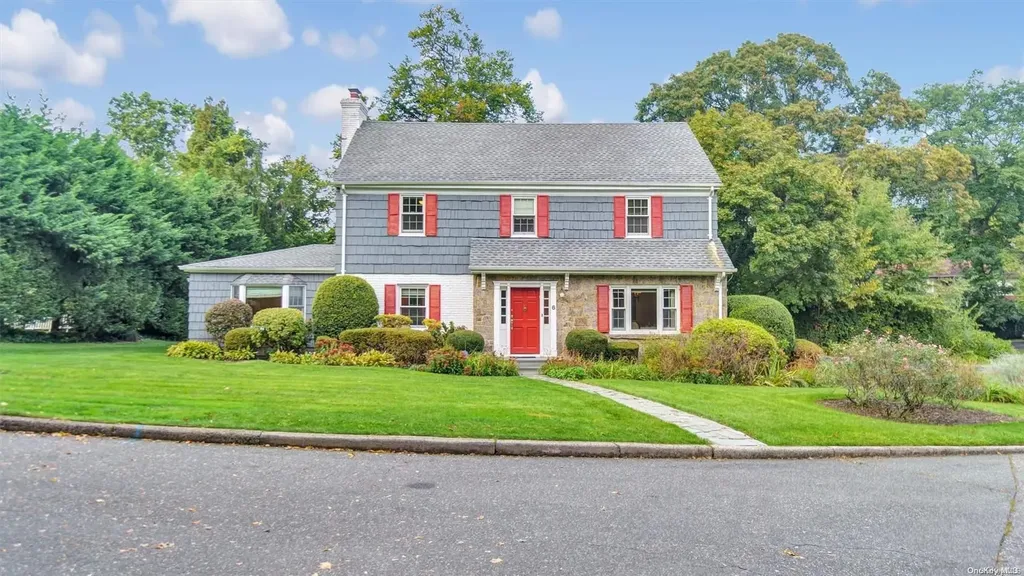 6 Larch Drive Great Neck NY 11021