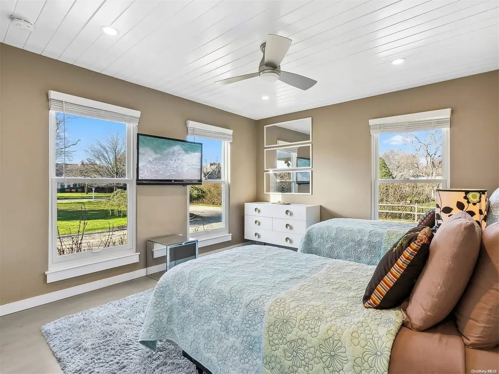 43 Robin Drive Bridgehampton NY 11932