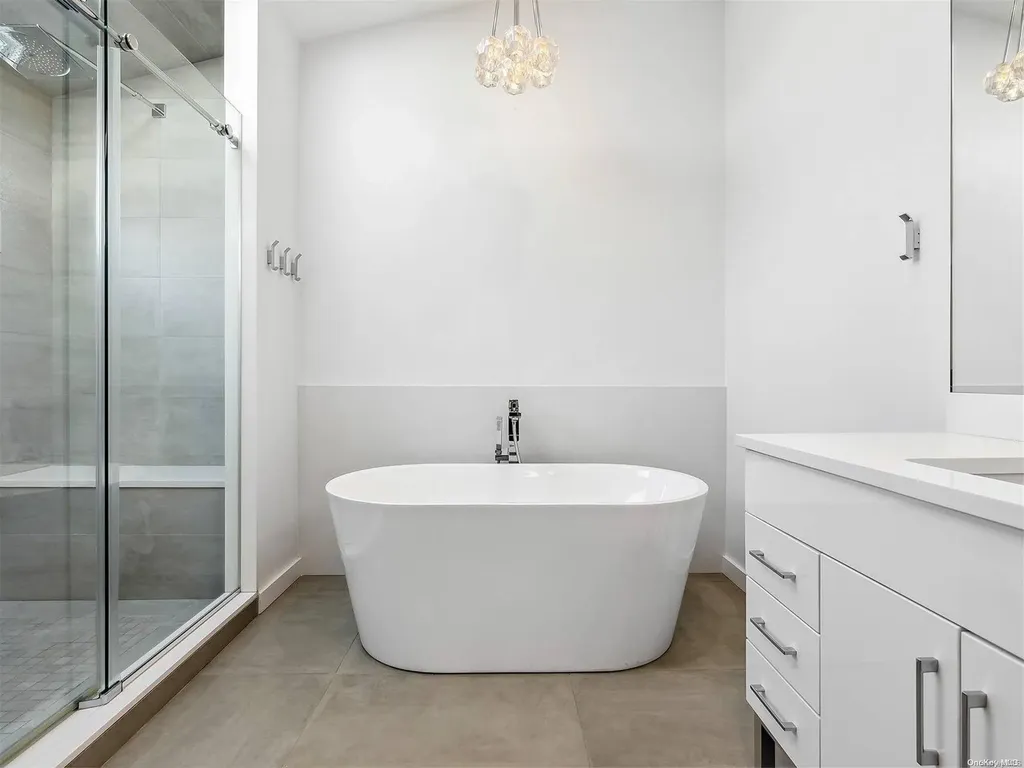 43 Robin Drive Bridgehampton NY 11932