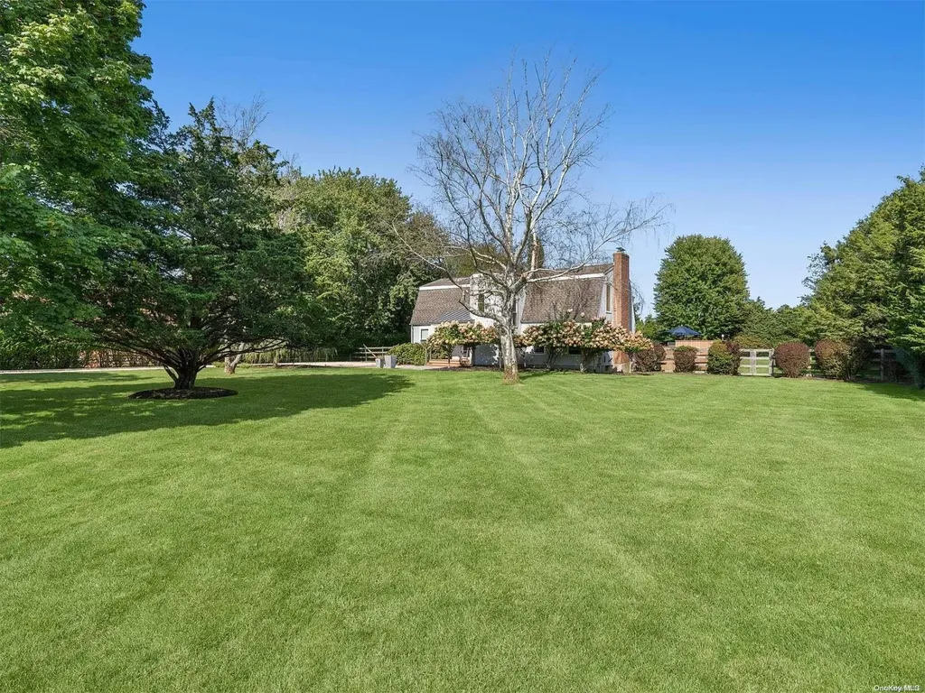 43 Robin Drive Bridgehampton NY 11932