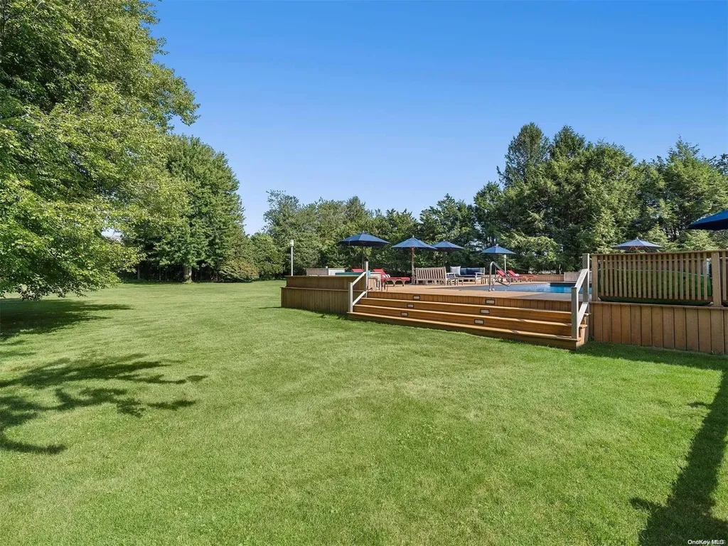 43 Robin Drive Bridgehampton NY 11932