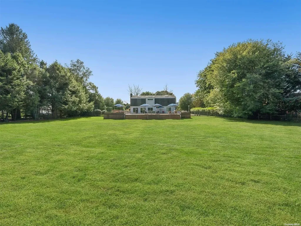 43 Robin Drive Bridgehampton NY 11932