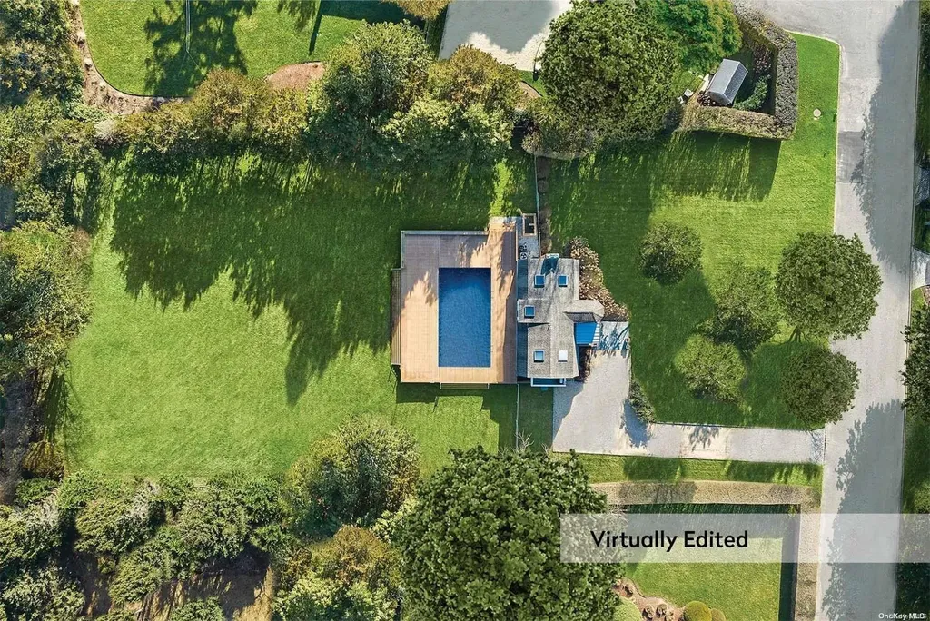 43 Robin Drive Bridgehampton NY 11932