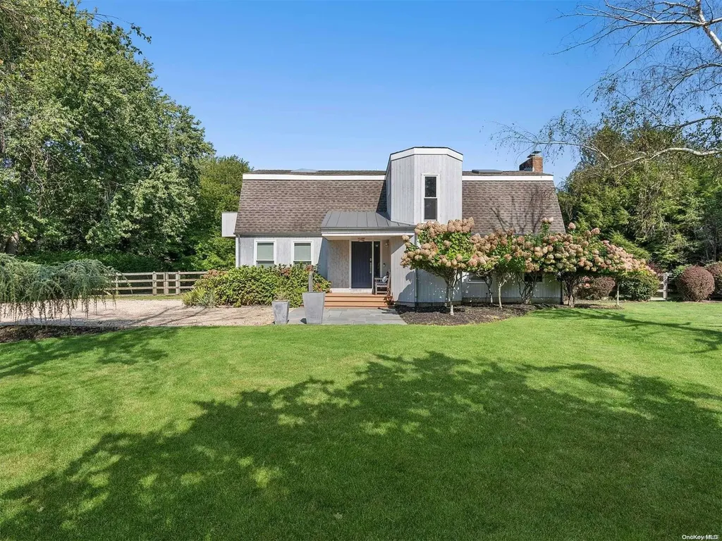 43 Robin Drive Bridgehampton NY 11932