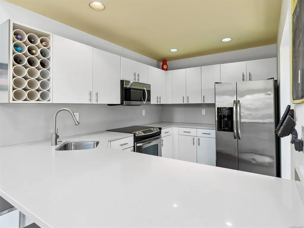 43 Robin Drive Bridgehampton NY 11932