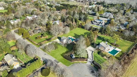 43 Robin Drive Bridgehampton NY 11932