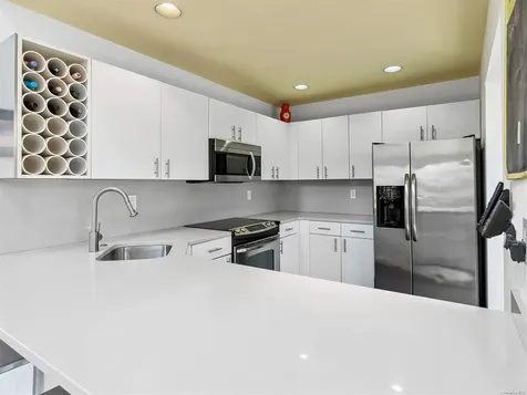 43 Robin Drive Bridgehampton NY 11932