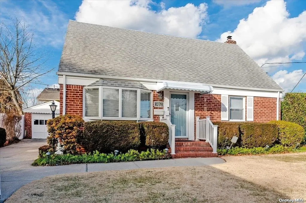 1078 North Drive Merrick NY 11566