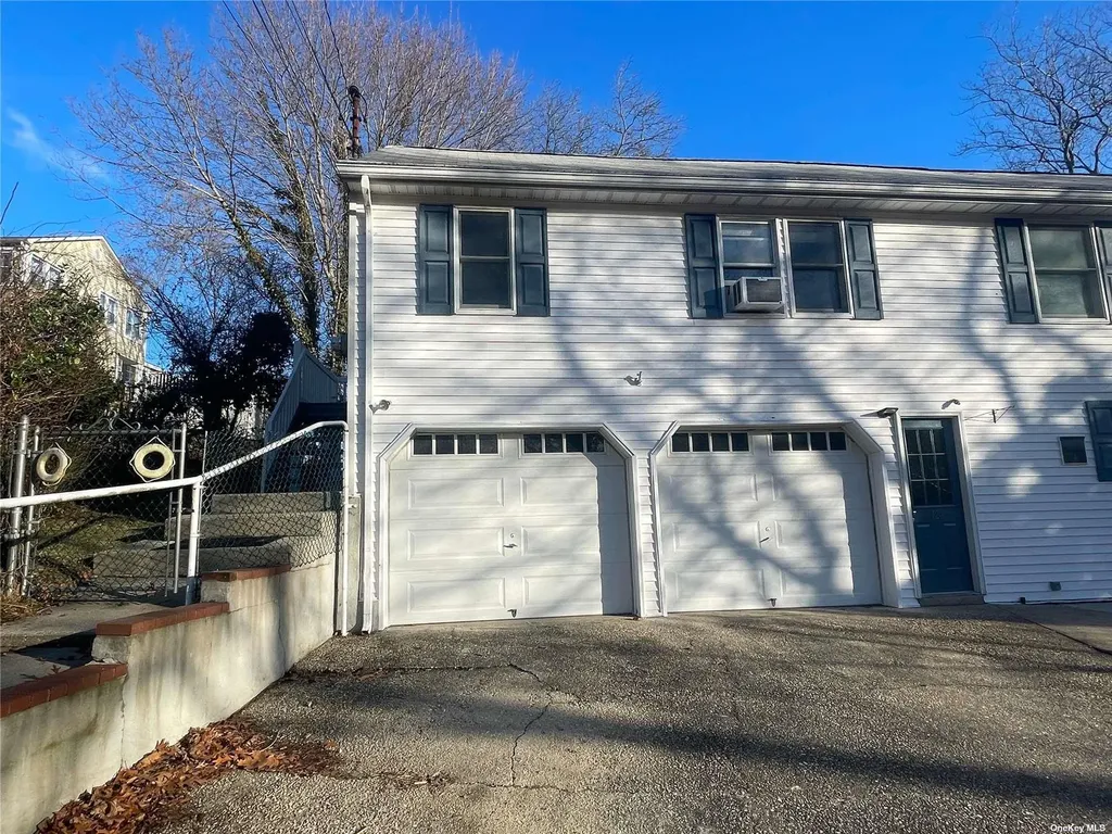 124 Cliff Road E Wading River NY 11792
