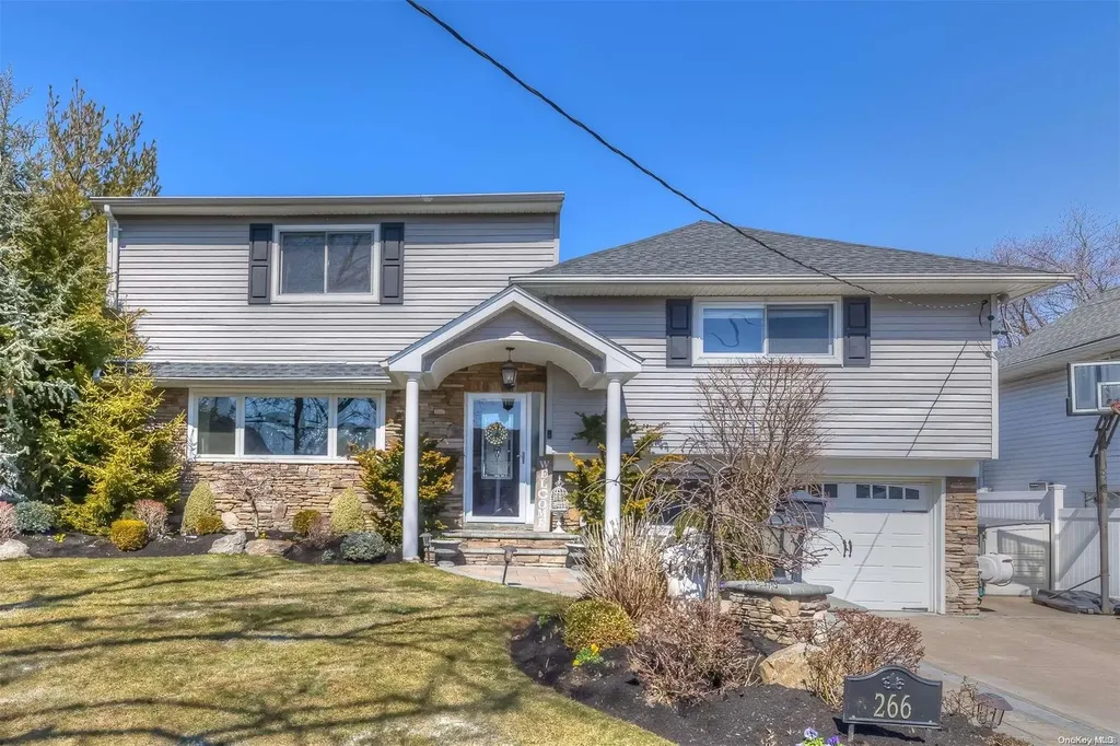 266 Thompson Avenue Oceanside NY 11572
