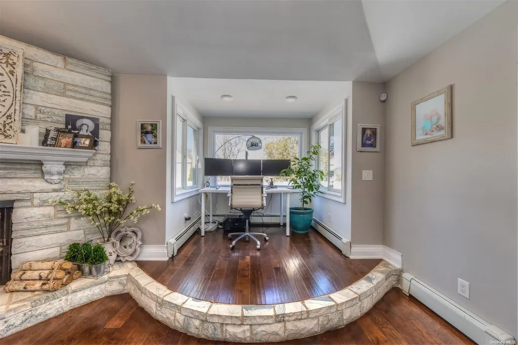 266 Thompson Avenue Oceanside NY 11572
