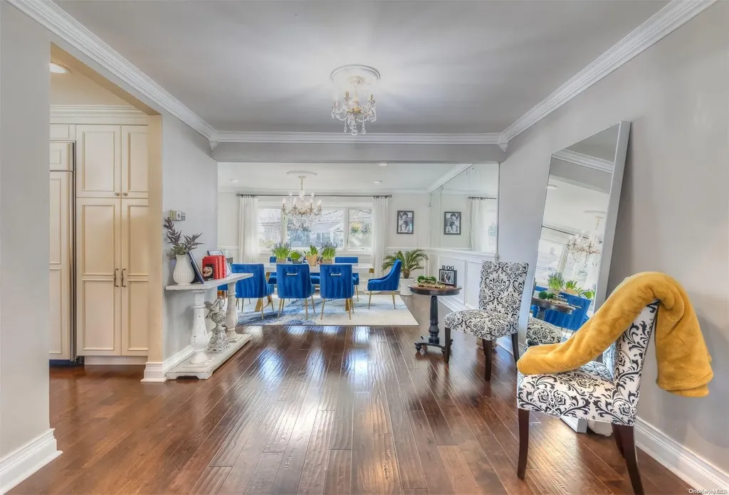266 Thompson Avenue Oceanside NY 11572