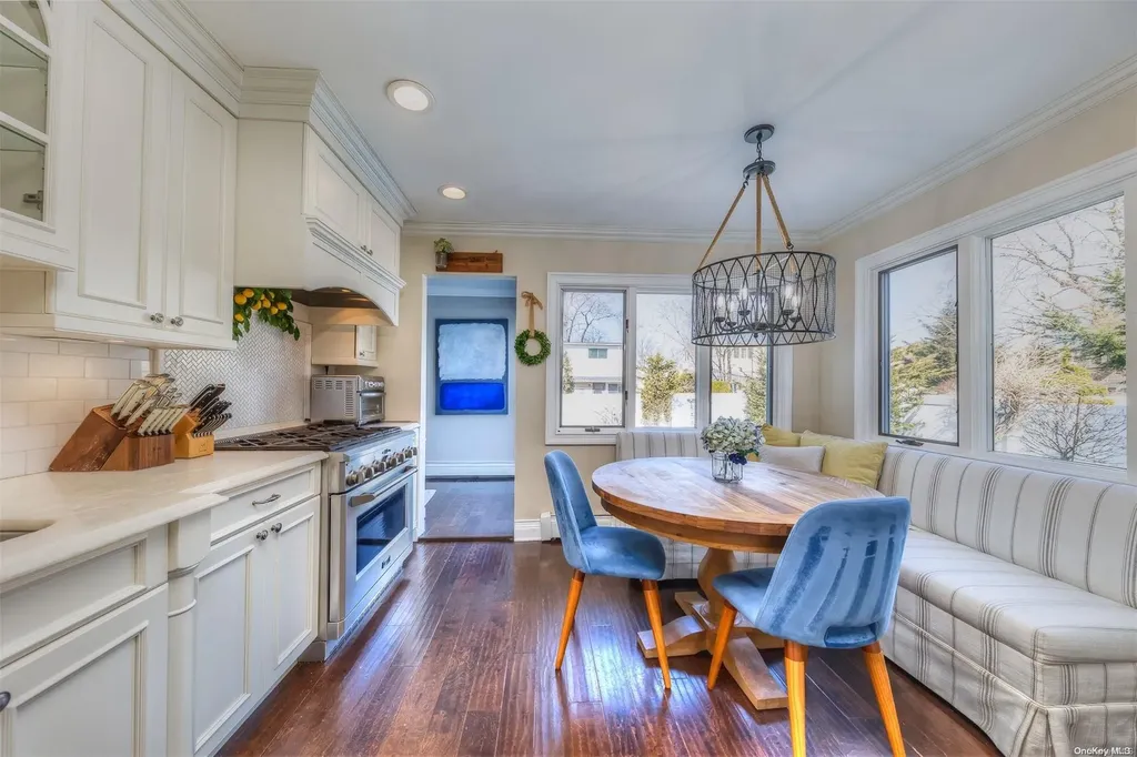 266 Thompson Avenue Oceanside NY 11572