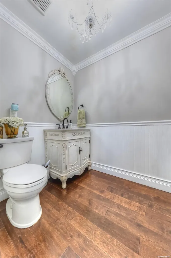 266 Thompson Avenue Oceanside NY 11572