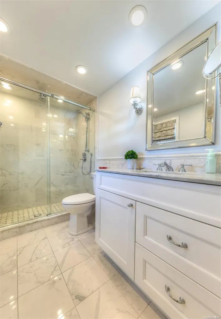266 Thompson Avenue Oceanside NY 11572