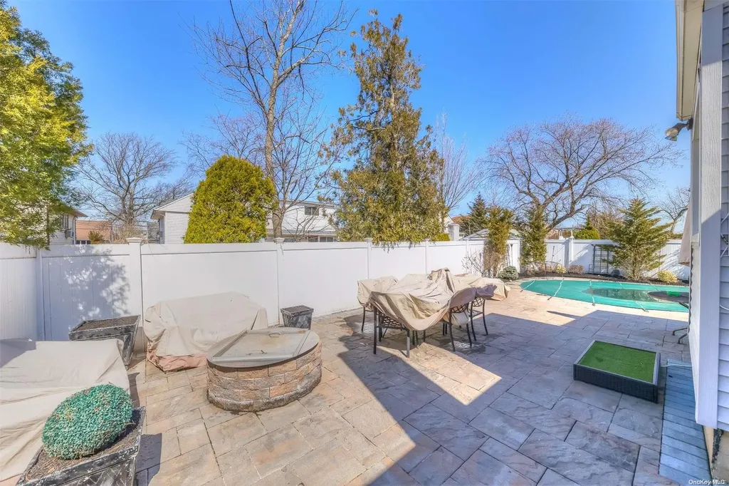 266 Thompson Avenue Oceanside NY 11572