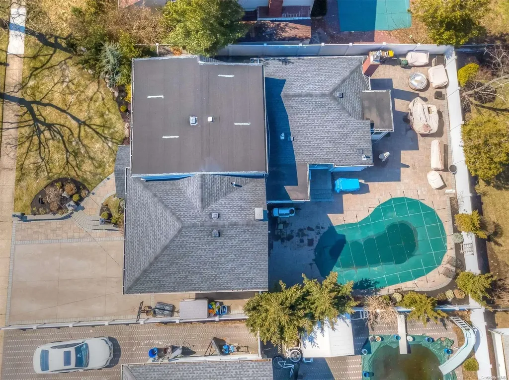266 Thompson Avenue Oceanside NY 11572