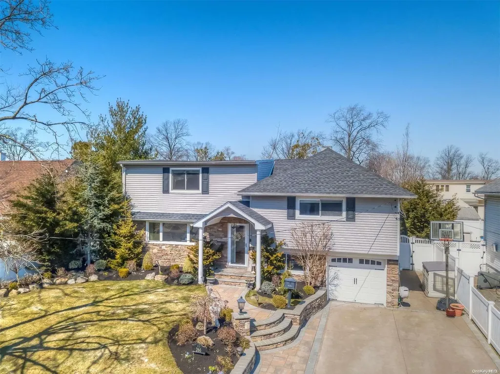 266 Thompson Avenue Oceanside NY 11572