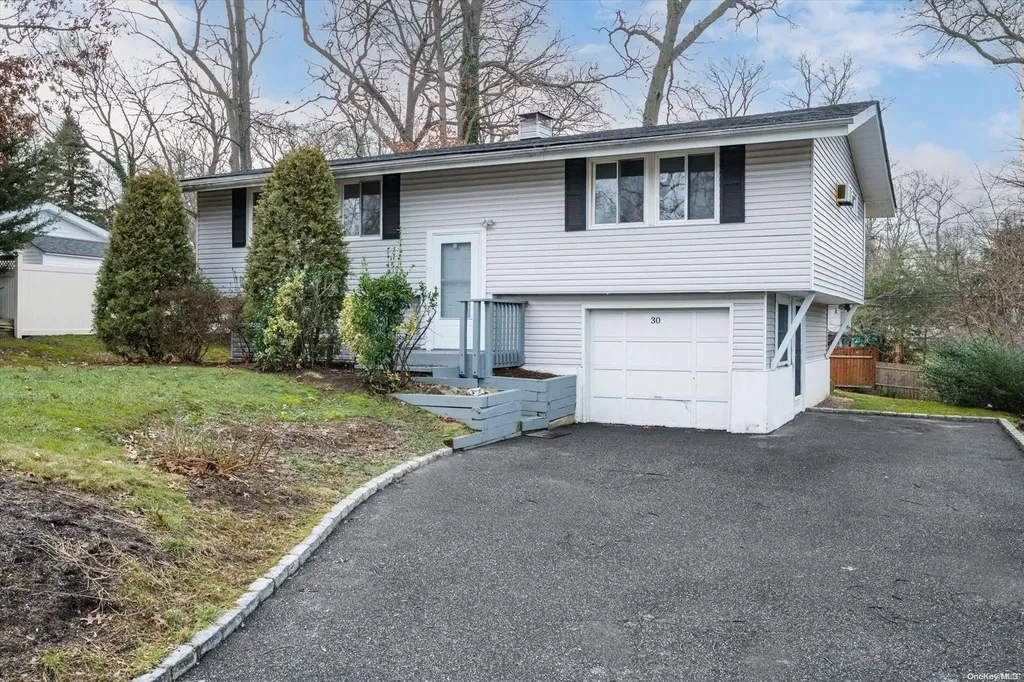 30 Florida Avenue Commack NY 11725