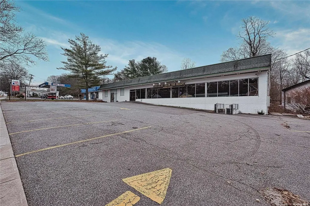80 E Main Street Huntington NY 11743