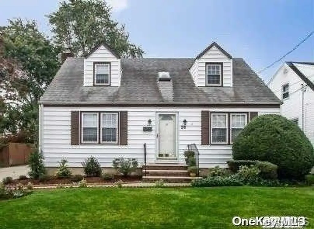 26 Merton Avenue Lynbrook NY 11563