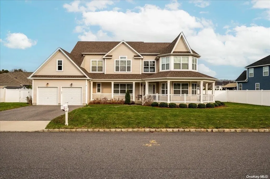 3 Jasmine Drive Ridge NY 11961