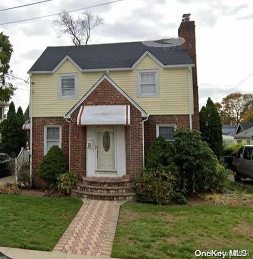 52 Allers Boulevard Roosevelt NY 11575