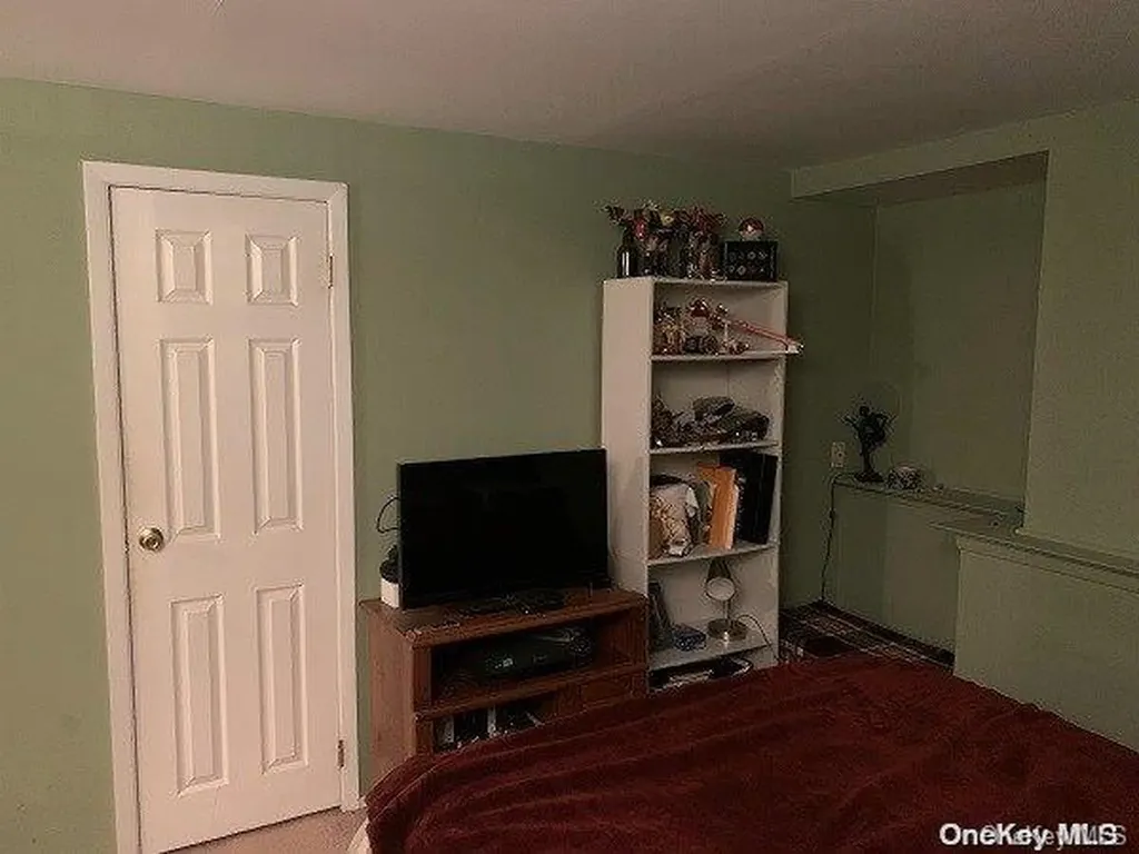 23 Orbit Drive Stony Brook NY 11790