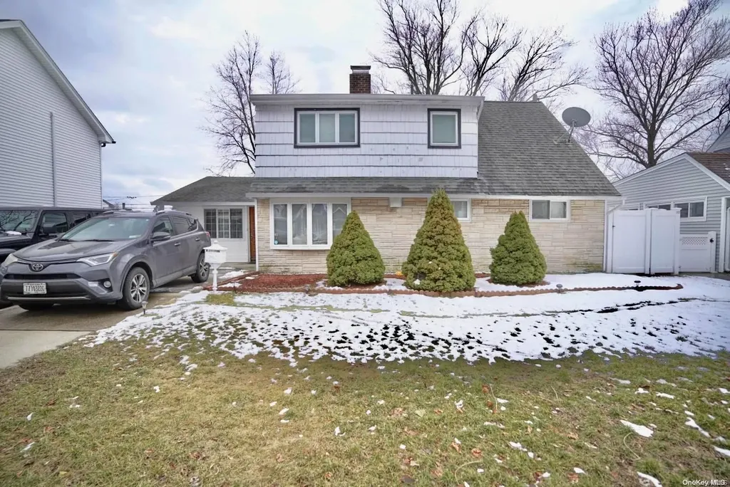 68 Constellation Road Levittown NY 11756