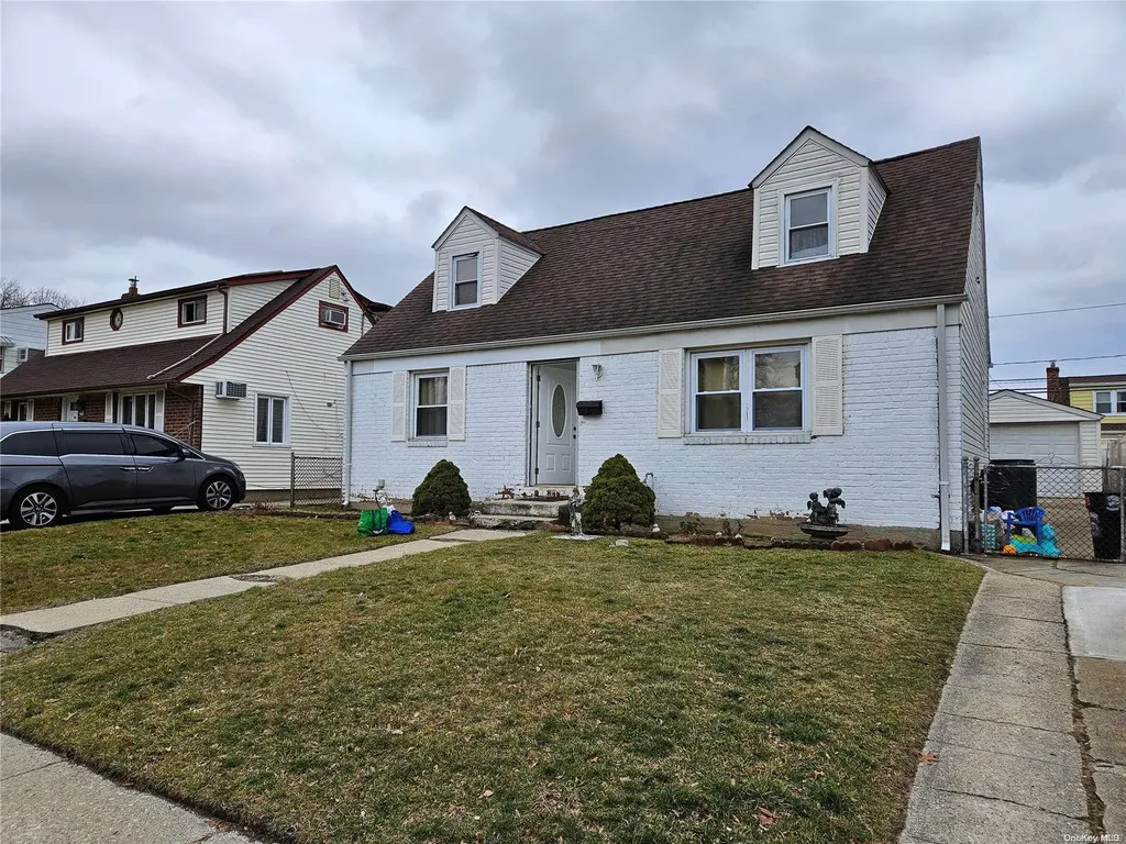 35 Demille Avenue Elmont NY 11003