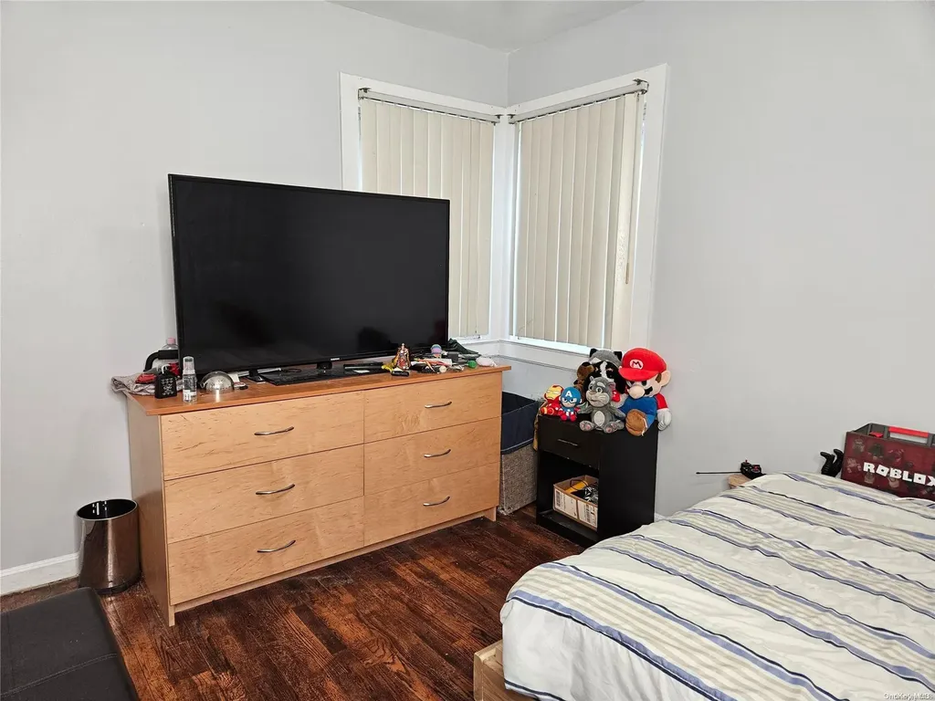 35 Demille Avenue Elmont NY 11003