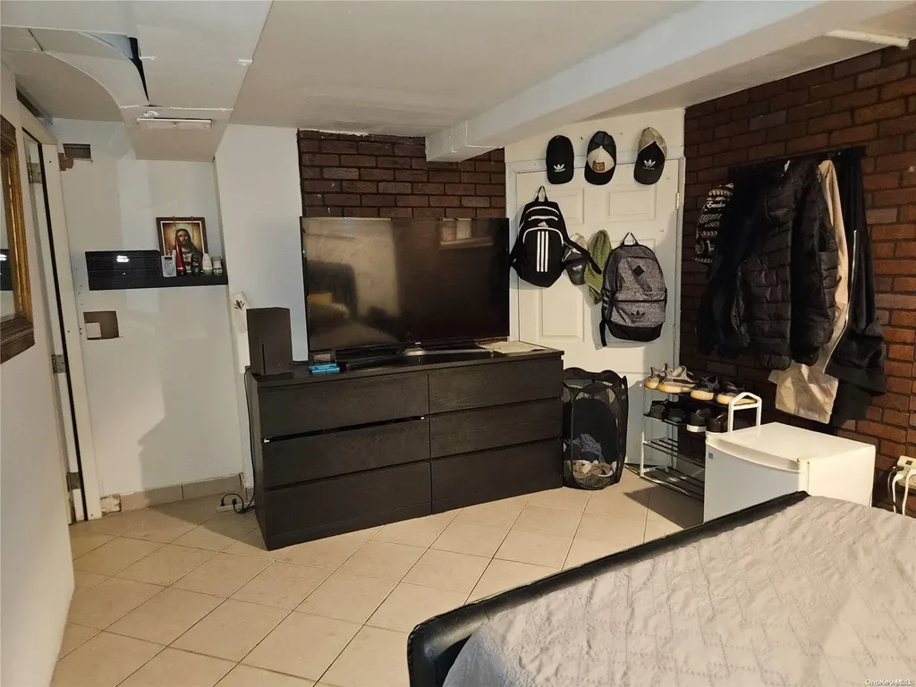 35 Demille Avenue Elmont NY 11003