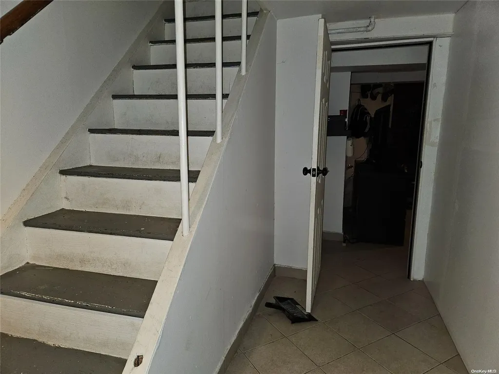 35 Demille Avenue Elmont NY 11003