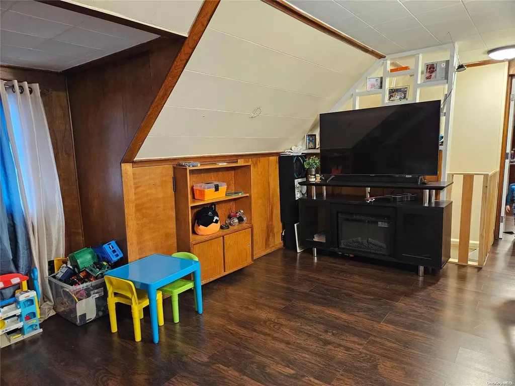 35 Demille Avenue Elmont NY 11003