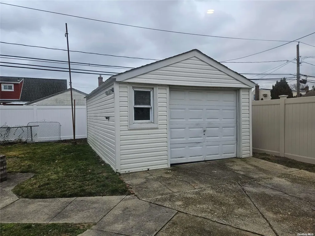 35 Demille Avenue Elmont NY 11003