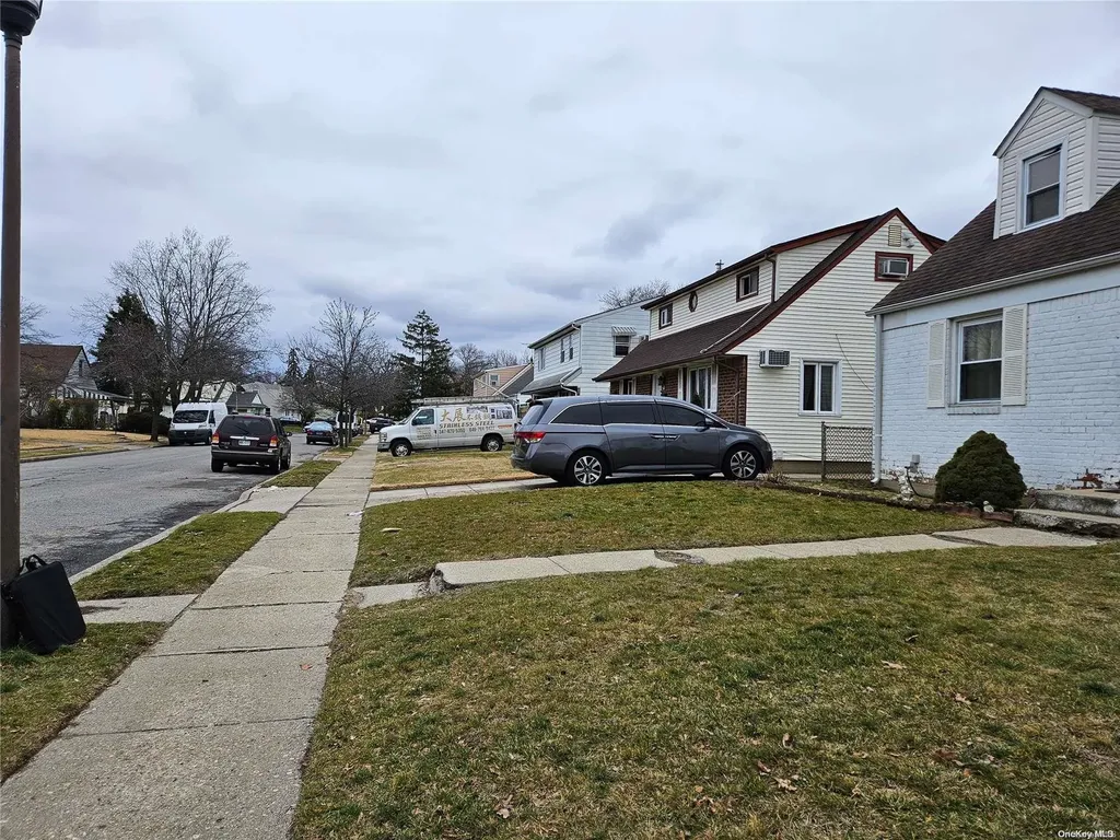 35 Demille Avenue Elmont NY 11003