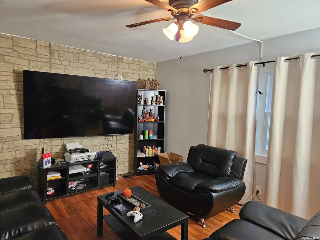 35 Demille Avenue Elmont NY 11003
