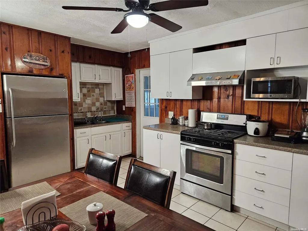35 Demille Avenue Elmont NY 11003