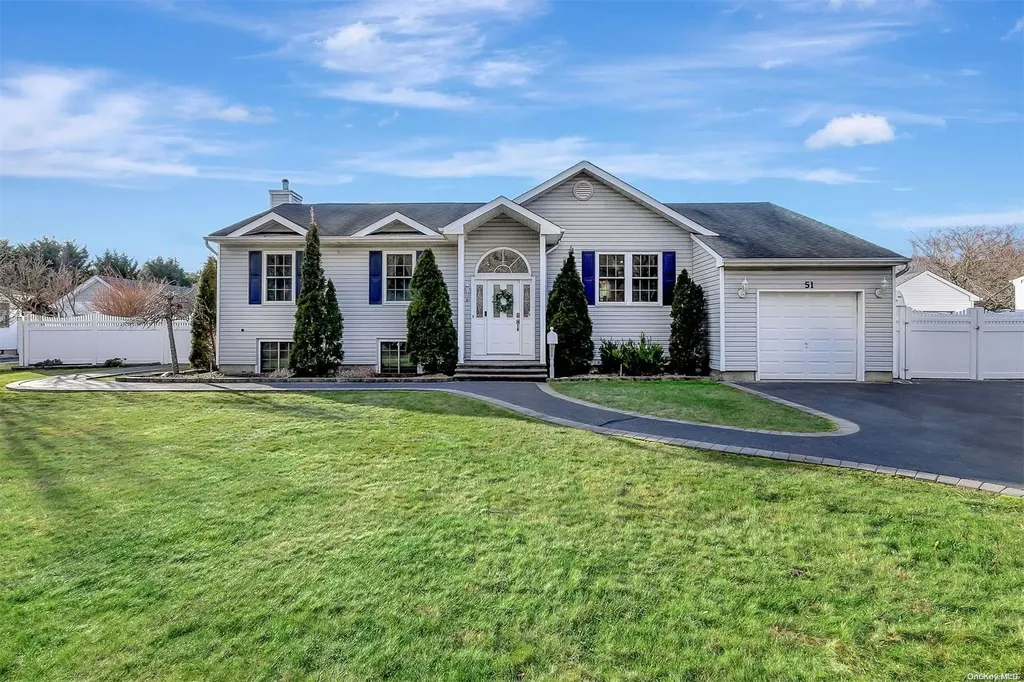 51 Eatondale Avenue Blue Point NY 11715