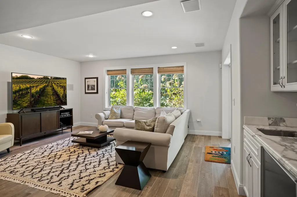6 Ocean View Parkway Southampton NY 11968