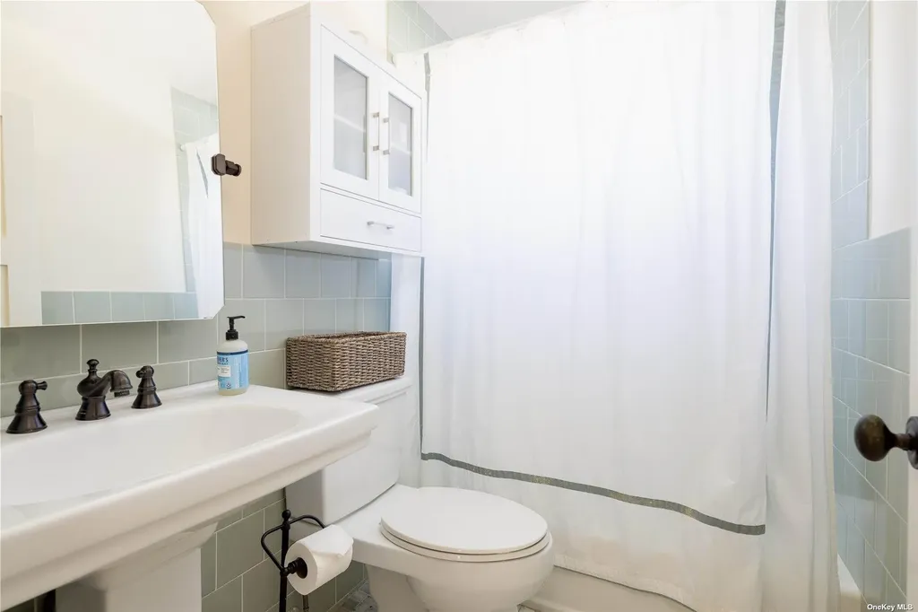 1600 Westview Drive Mattituck NY 11952