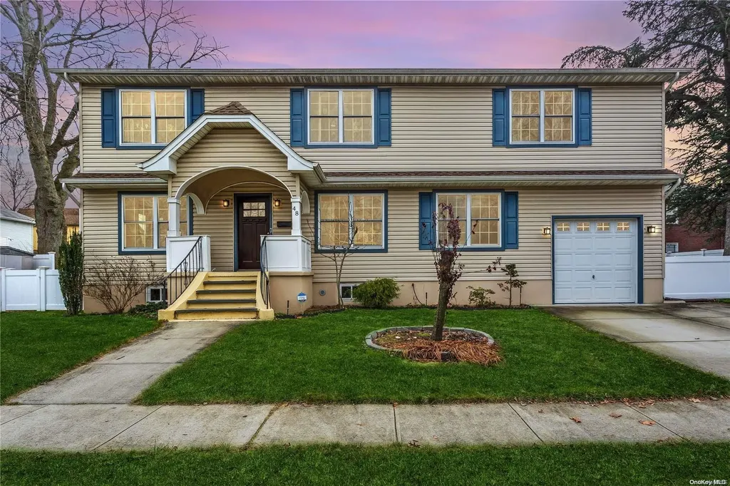 48 Endview Avenue Lynbrook NY 11563