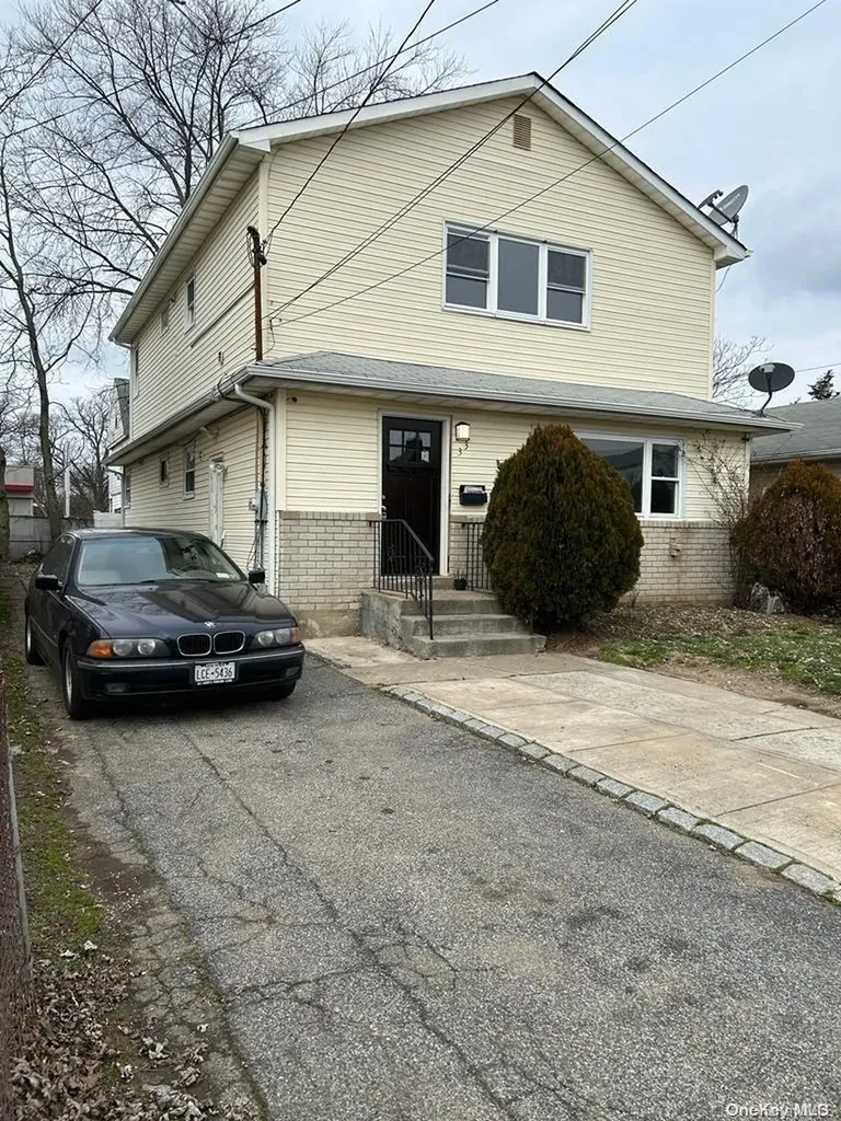 33 Mason Street Hempstead NY 11550